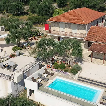 Romanatika House By Paxosretreats