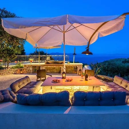 Romanatika House By Paxosretreats * Kagkatika
